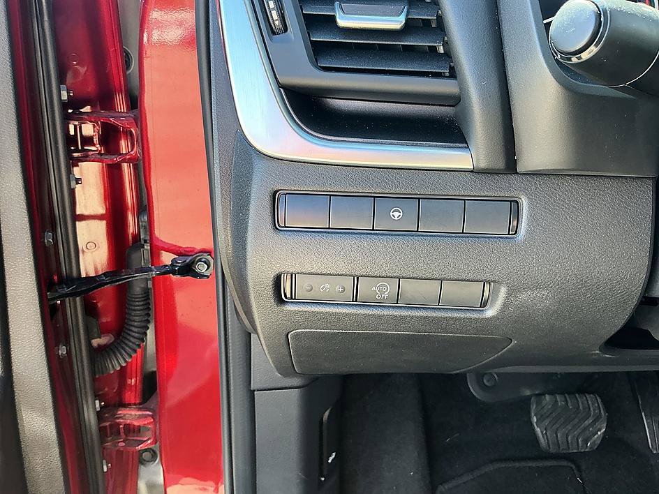 Certified 2023 Nissan Rogue SV image 13