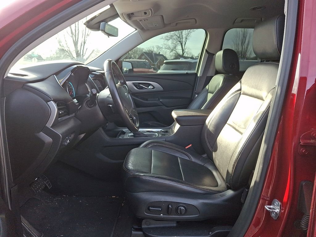 Used 2020 Chevrolet Traverse RS image 11
