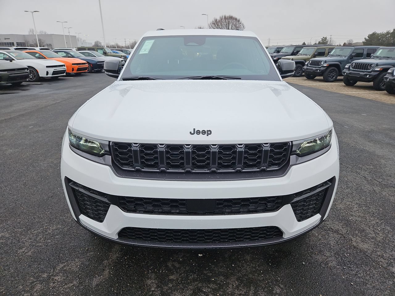 New 2026 Jeep Grand Cherokee Altitude AWD/4WD image 2