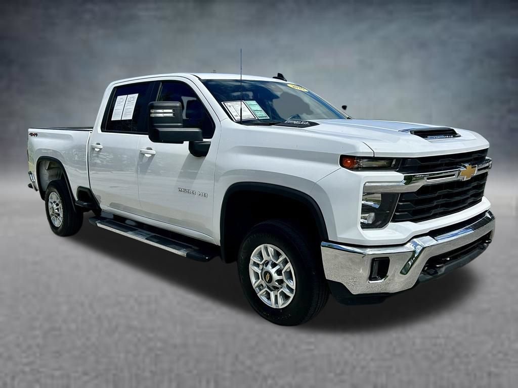 Used 2025 Chevrolet Silverado 2500 LT w/ Convenience Package AWD/4WD image 3