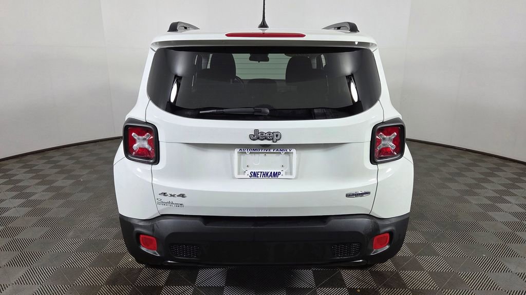 Used 2015 Jeep Renegade Latitude w/ Cold Weather Group AWD/4WD image 8