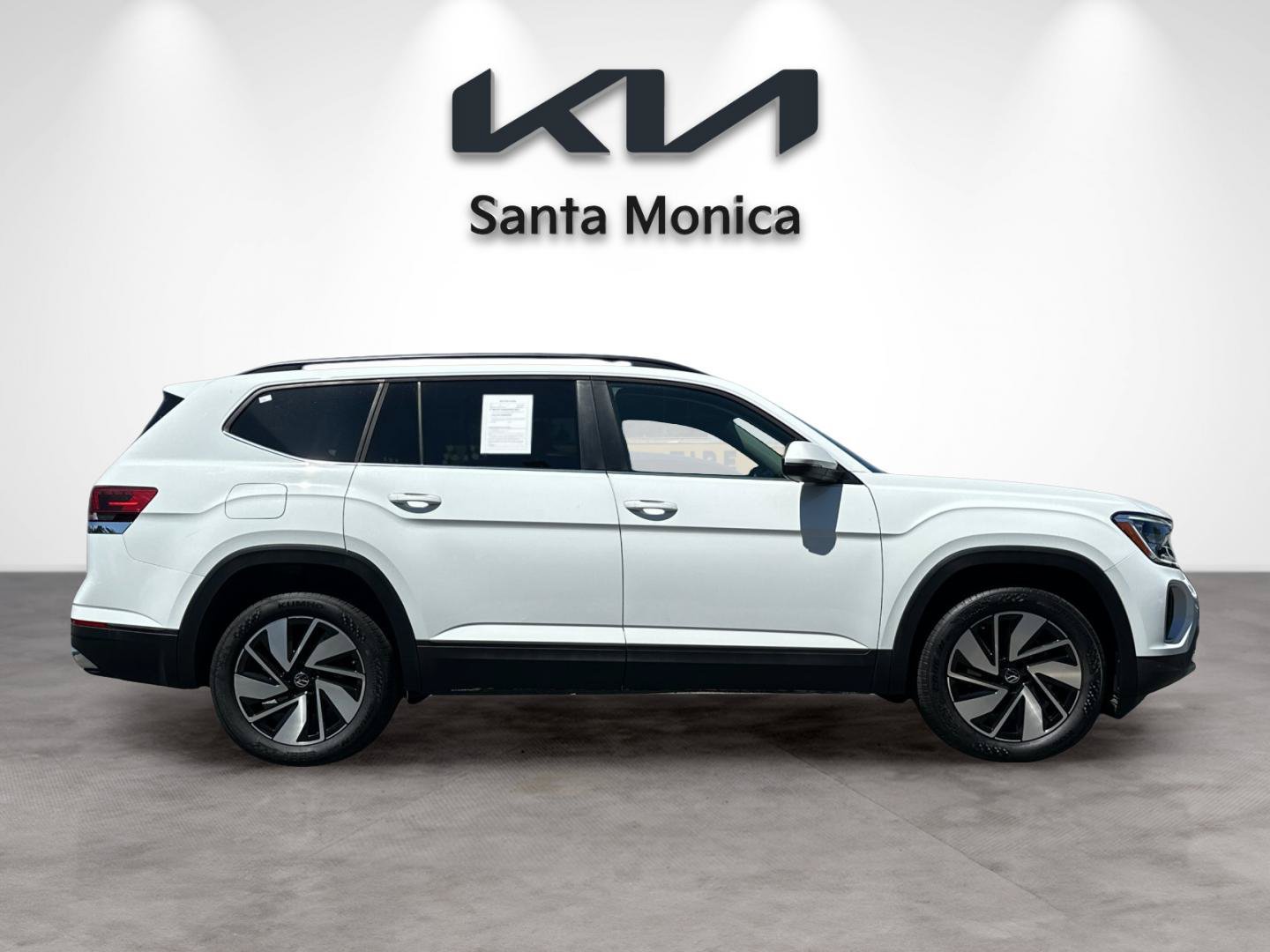 Used 2024 Volkswagen Atlas SE AWD/4WD image 7