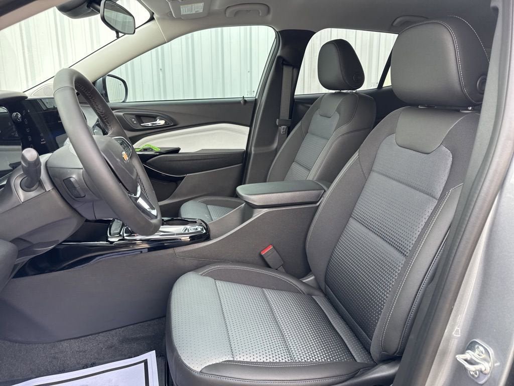 New 2026 Chevrolet Trax LT w/ Driver Confidence Package image 13