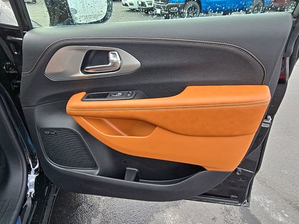 New 2026 Chrysler Pacifica Pinnacle FWD image 58
