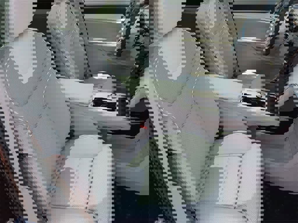 New 2025 Volvo EX90 Plus image 22