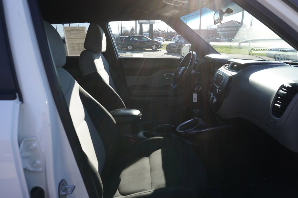 Used 2019 Kia Soul image 28