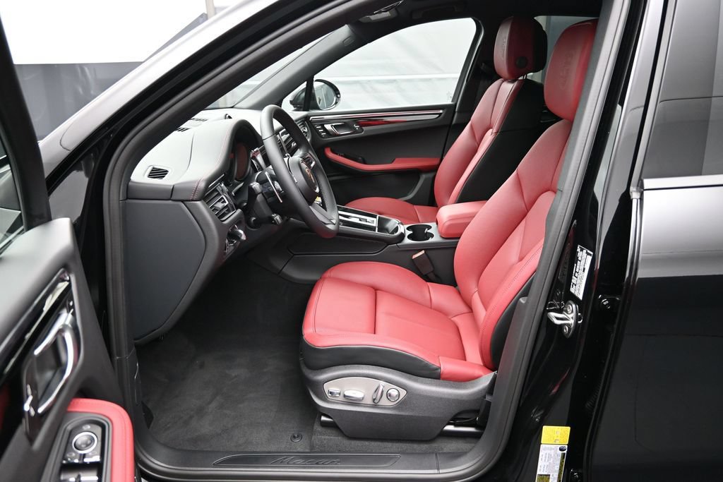 New 2026 Porsche Macan AWD/4WD image 5