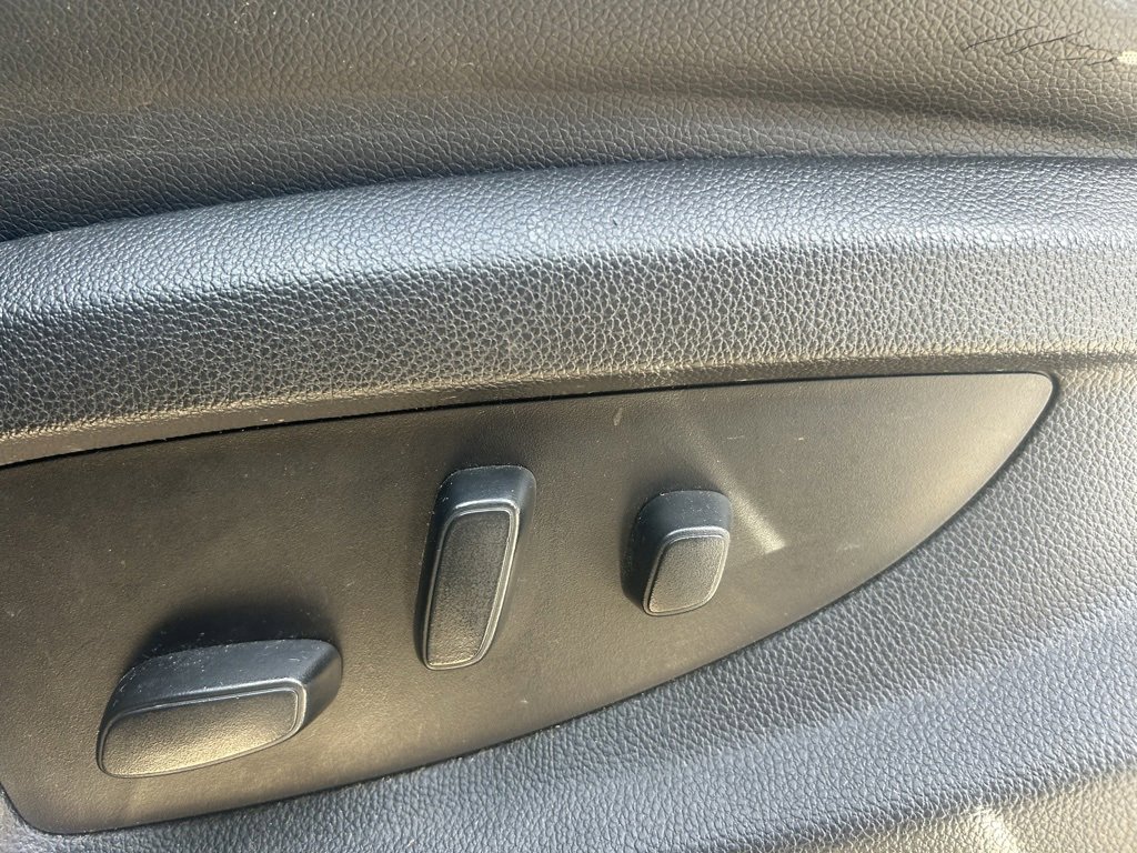 Used 2018 Chevrolet Tahoe LT image 12