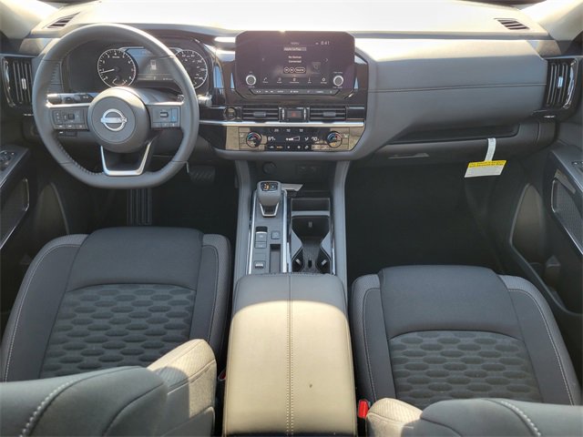 New 2025 Nissan Pathfinder SV image 18