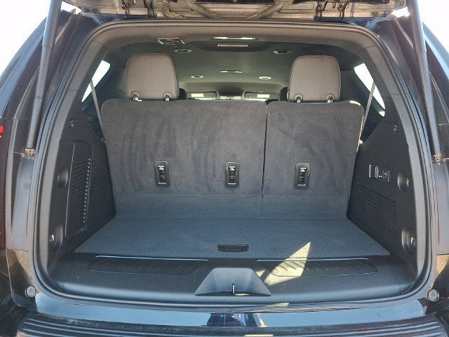 Certified 2024 GMC Yukon SLT w/ SLT Luxury Package AWD/4WD image 31