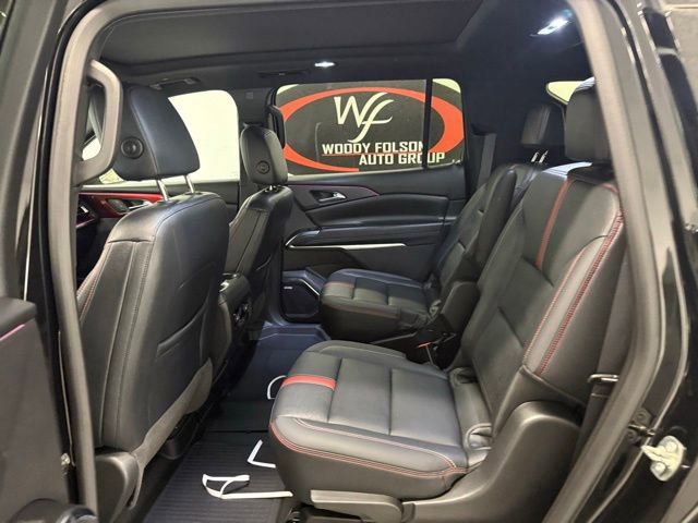 Used 2024 Chevrolet Traverse RS AWD/4WD image 16
