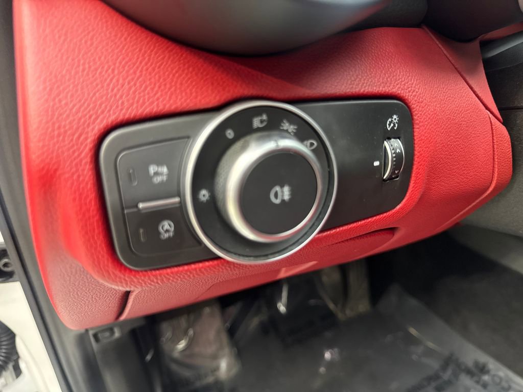Used 2021 Alfa Romeo Giulia Ti w/ Nero Edizione RWD image 55