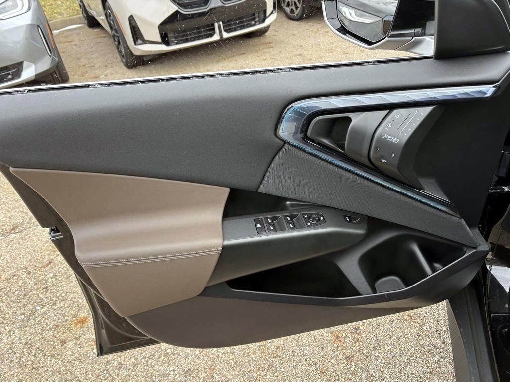 Used 2025 BMW X3 xDrive30i w/ Convenience Package image 11