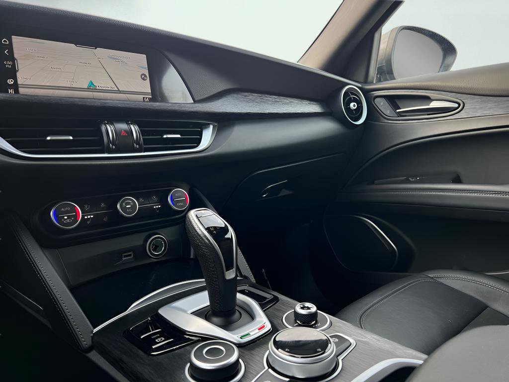 Used 2023 Alfa Romeo Stelvio Sprint RWD image 47