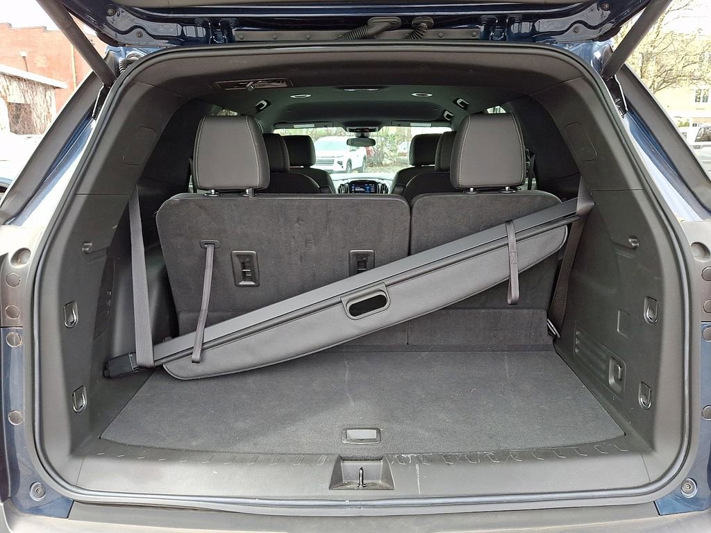 Used 2023 Chevrolet Traverse LT image 29