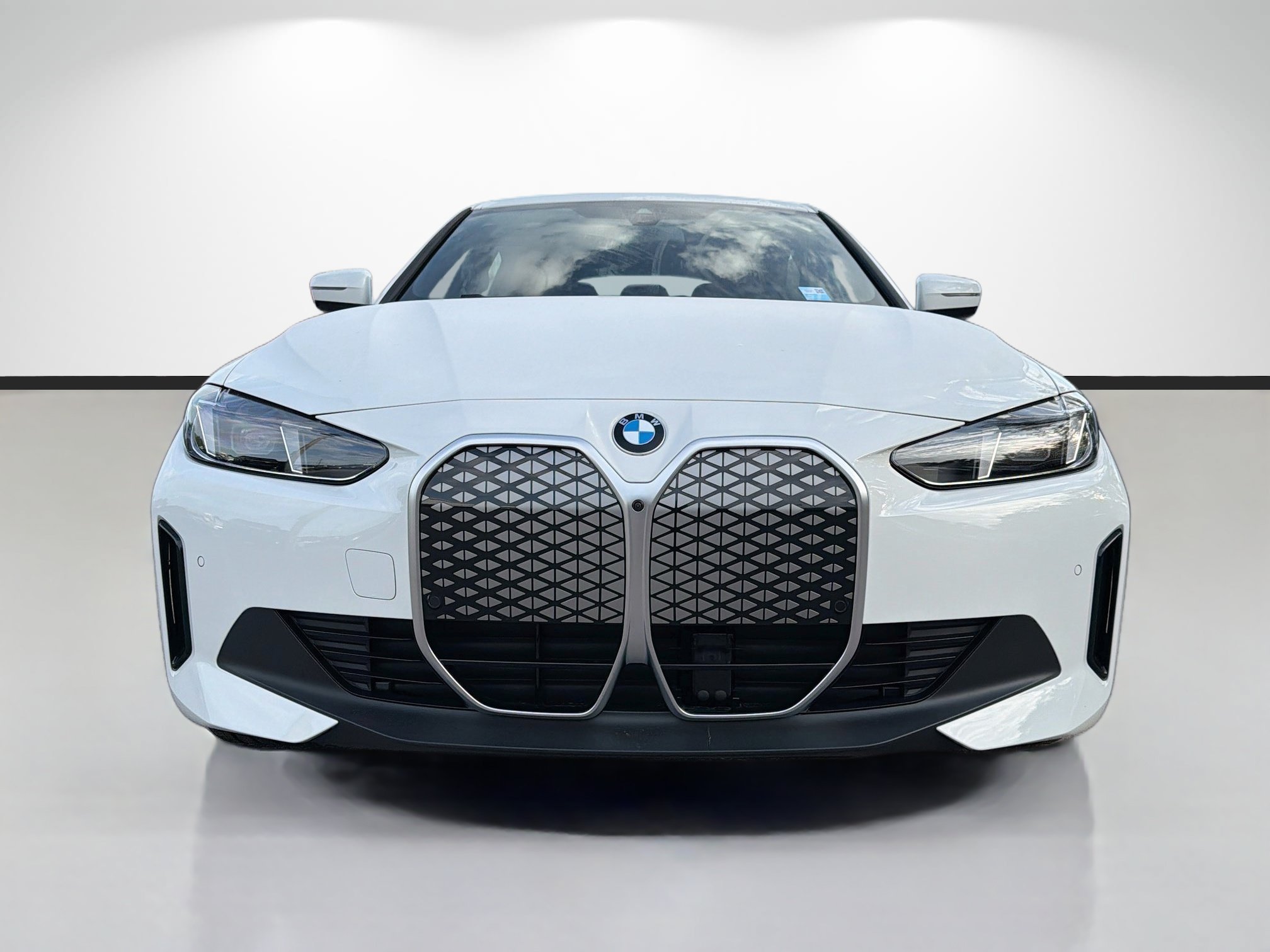 Used 2026 BMW i4 eDrive40 w/ Parking Assistance Package RWD image 8