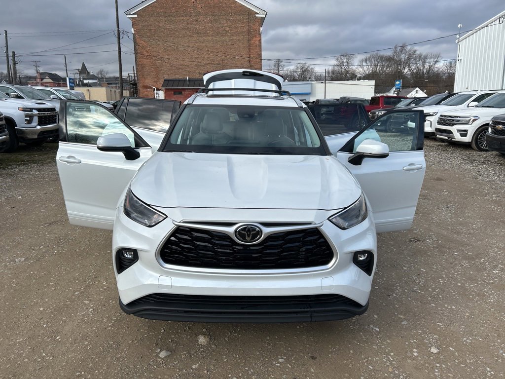Used 2022 Toyota Highlander XLE image 33