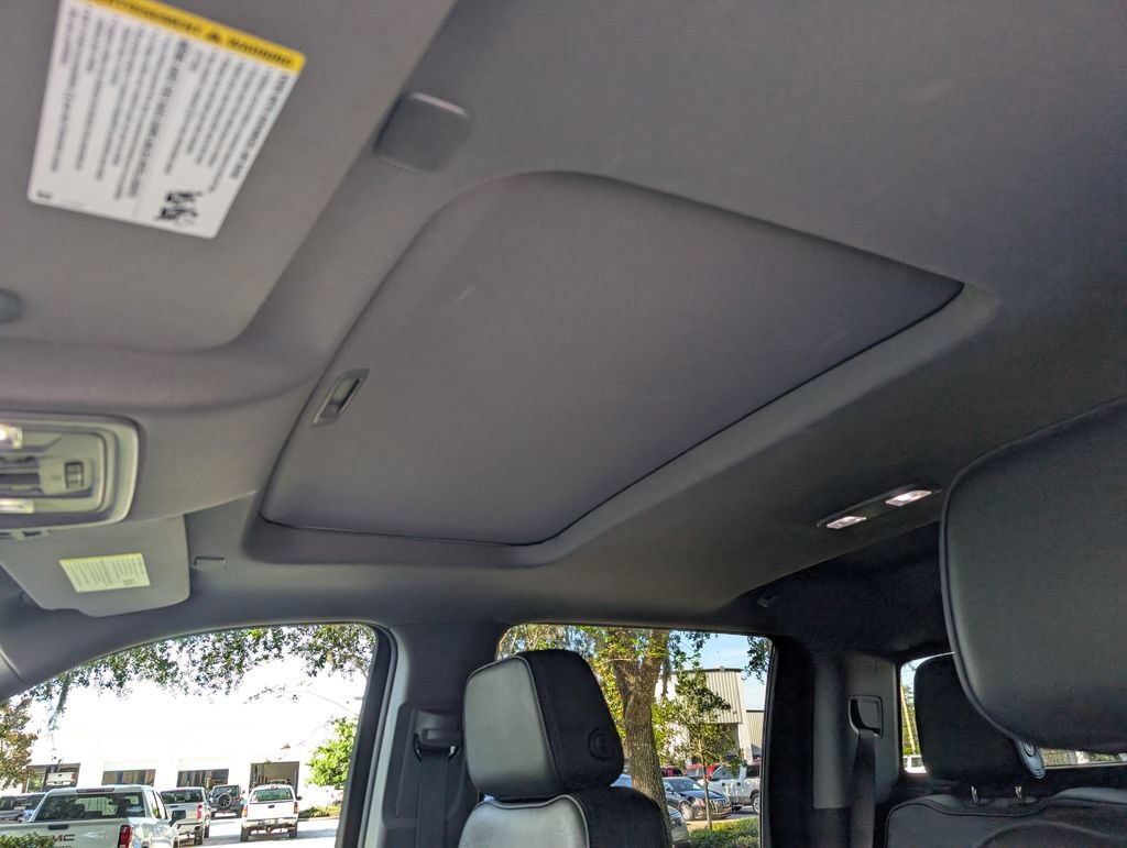 Used 2024 GMC Sierra 2500 Denali w/ Denali Reserve Package AWD/4WD image 21