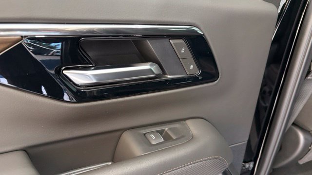 New 2026 Chevrolet Suburban High Country w/ Sun And Tow Package AWD/4WD image 24