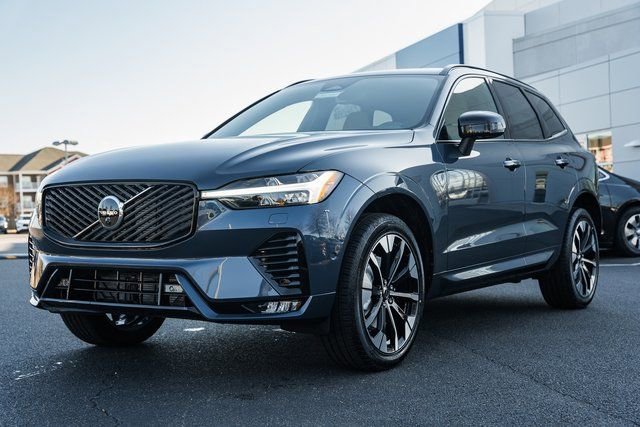 New 2026 Volvo XC60 B5 Plus w/ Climate Package image 3
