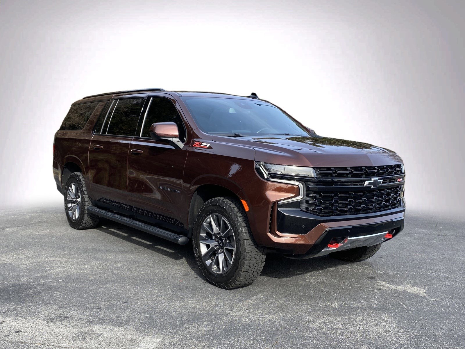 Used 2023 Chevrolet Suburban Z71 image 2