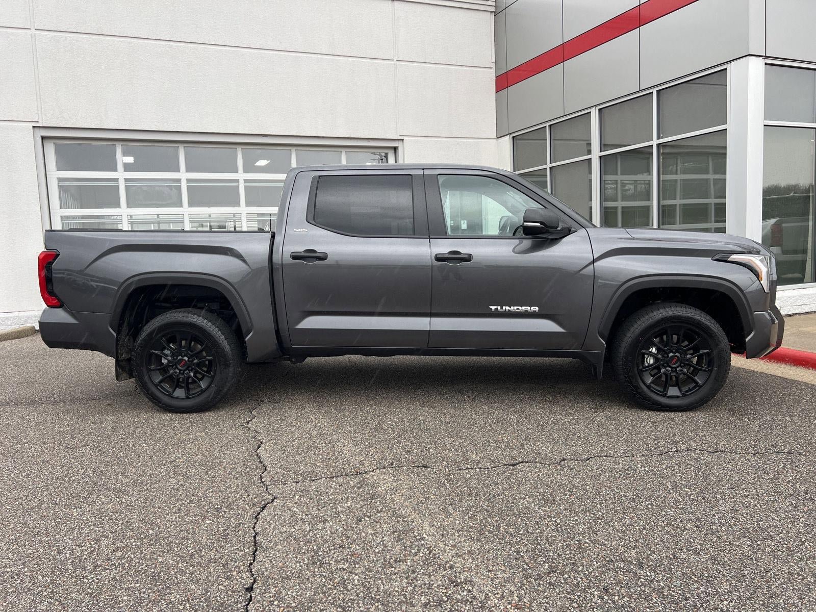 Used 2026 Toyota Tundra SR5 w/ SR5 Convenience Package AWD/4WD image 21