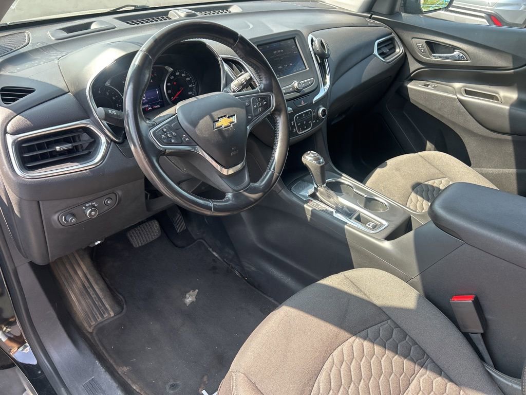 Used 2020 Chevrolet Equinox LT w/ Driver Convenience Package image 18