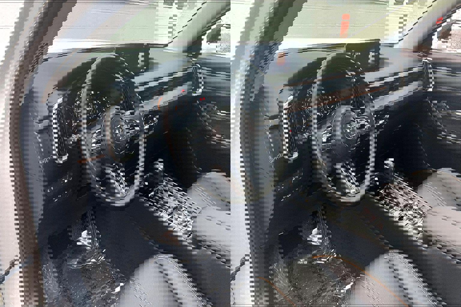 Used 2025 MAZDA CX-50 AWD 2.5 Hybrid w/ Premium Pkg image 18