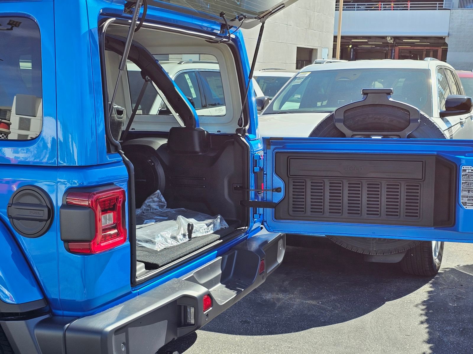 New 2026 Jeep Wrangler Sahara AWD/4WD image 8