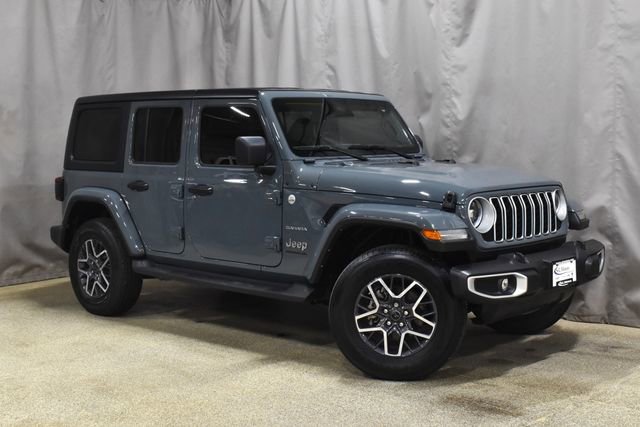 Used 2024 Jeep Wrangler Sahara image 4