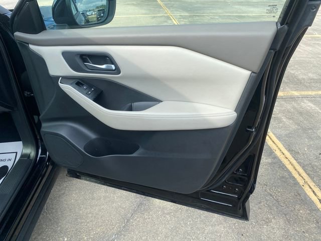 Used 2025 Nissan Rogue SV AWD/4WD image 64
