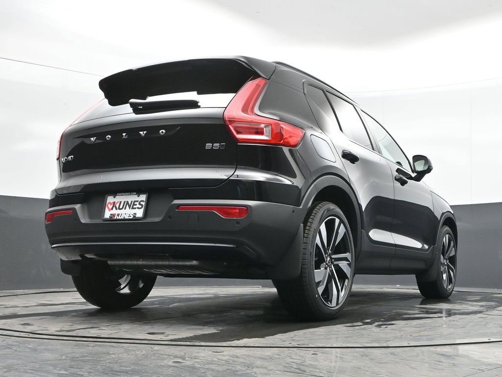 New 2026 Volvo XC40 B5 Plus w/ Protection Package Premier image 38