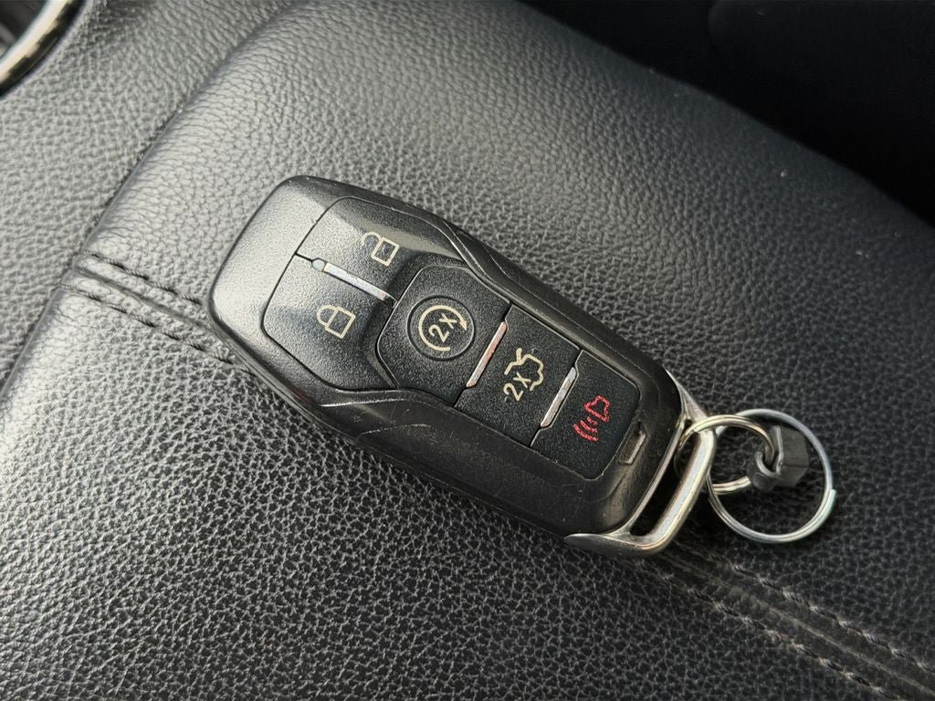 Used 2016 Ford Mustang Premium RWD image 31
