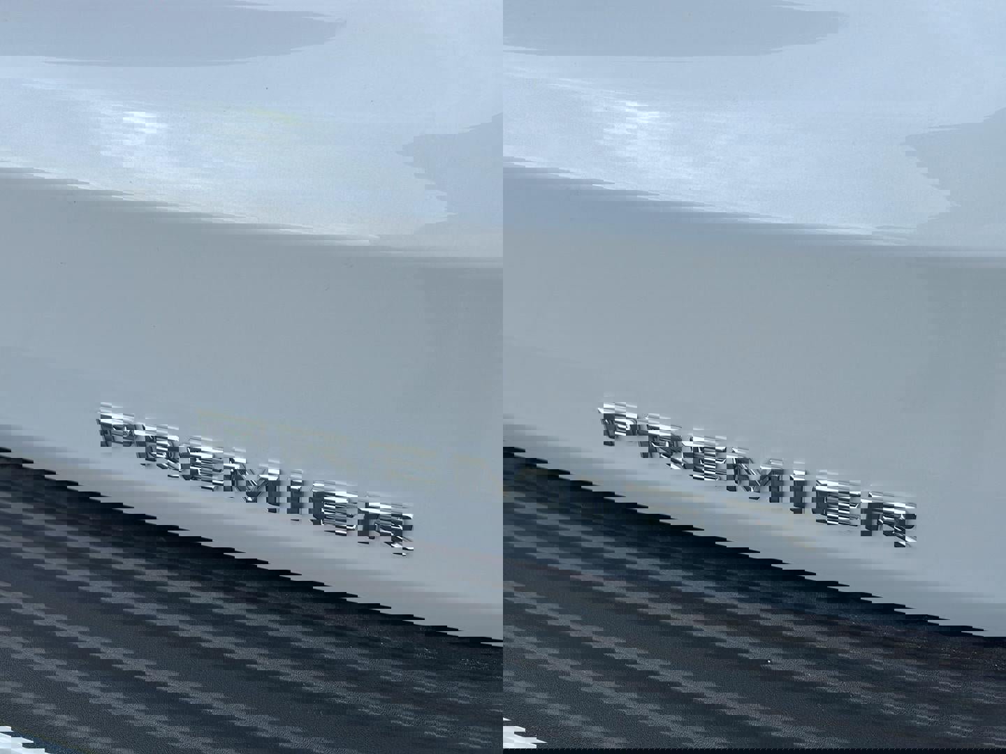 New 2026 Chevrolet Suburban Premier image 7