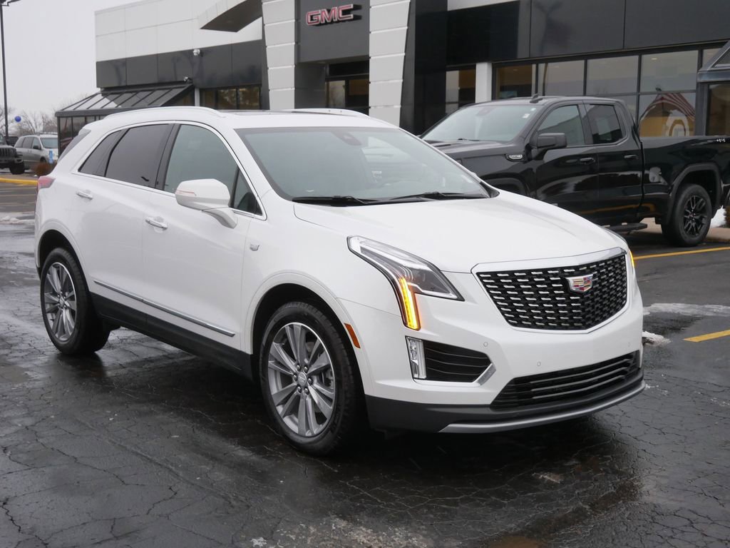 Used 2025 Cadillac XT5 Premium Luxury image 2