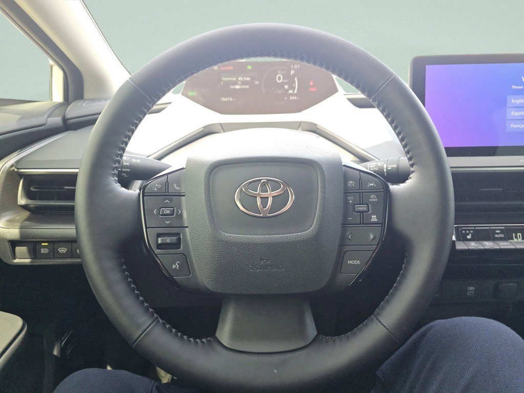 Used 2025 Toyota Prius AWD image 29