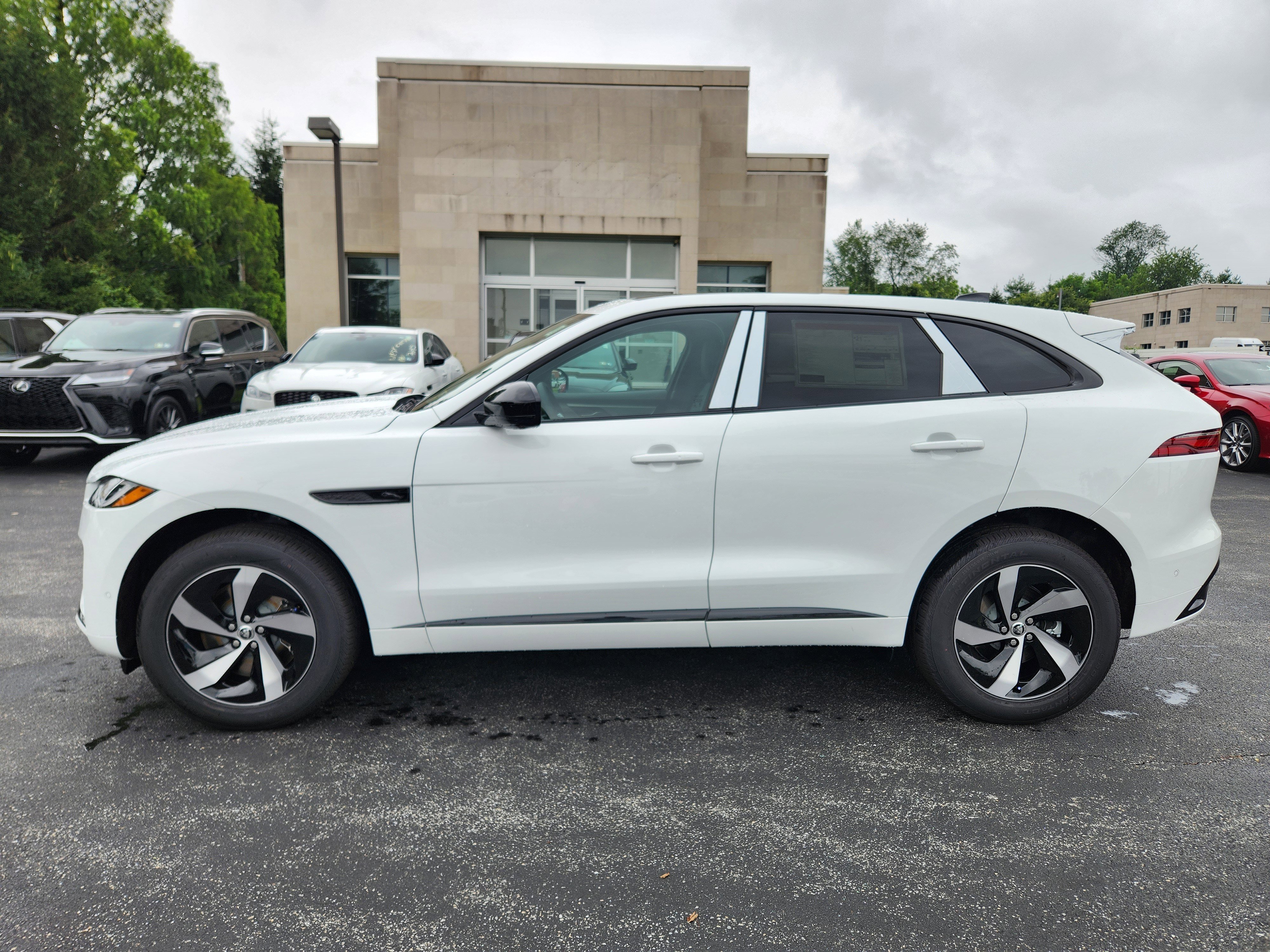 New 2026 Jaguar F-PACE R-Dynamic S image 5
