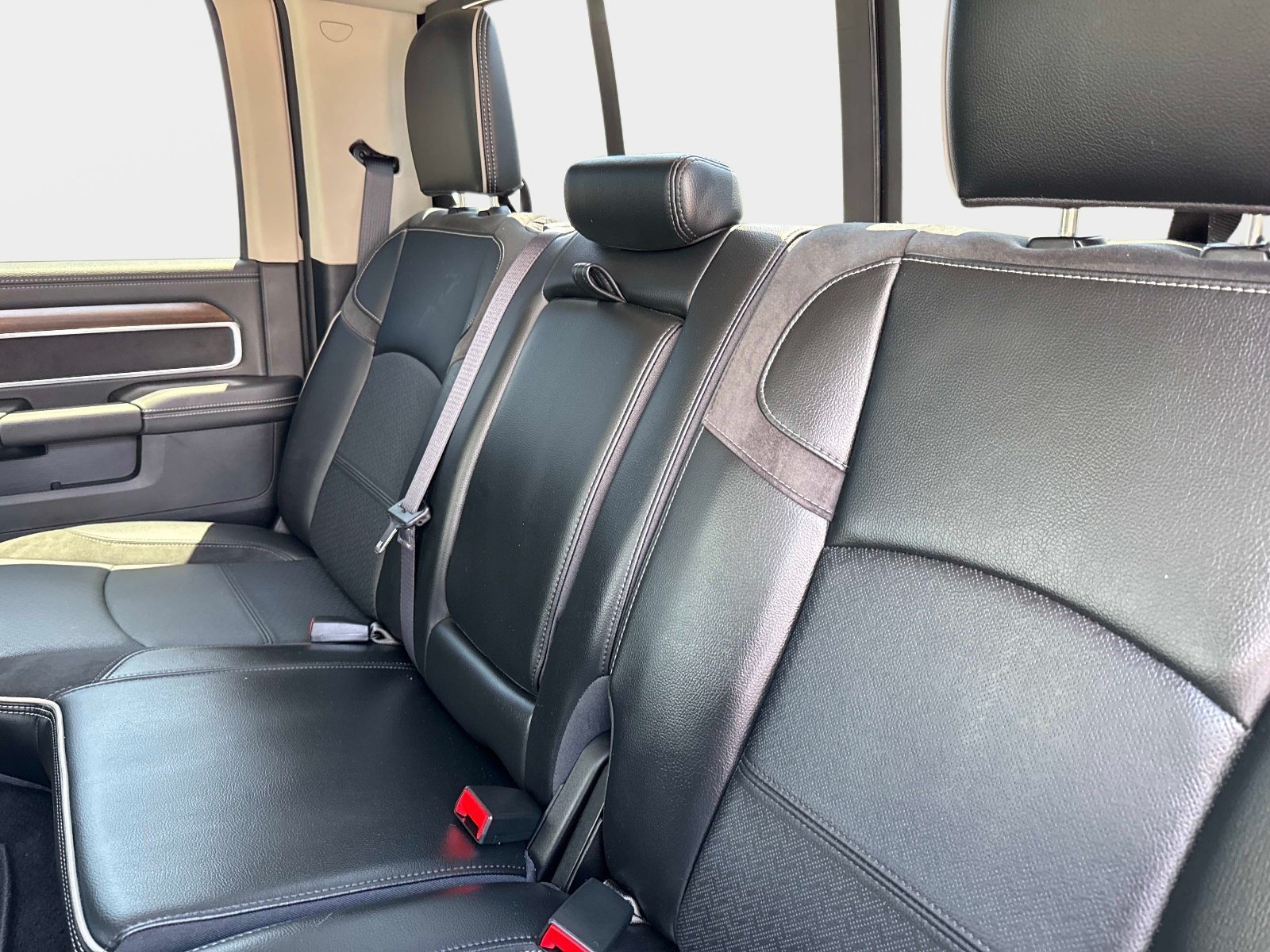 Used 2024 RAM 2500 Laramie AWD/4WD image 12