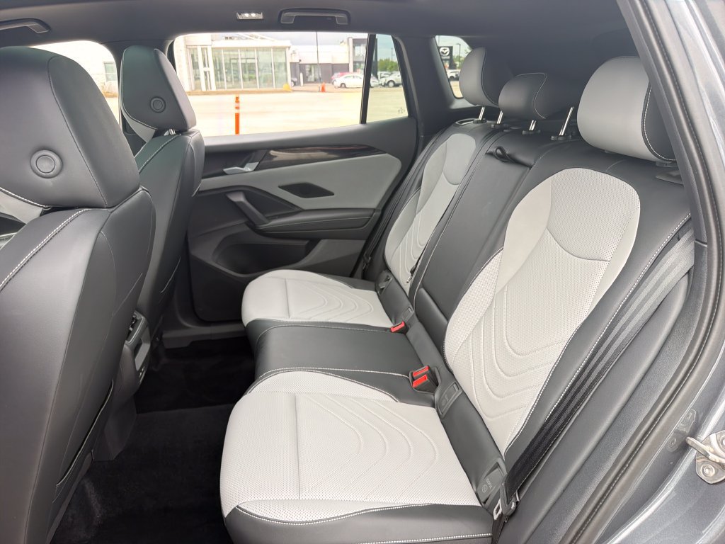 Certified 2026 Volkswagen Tiguan SE R-Line AWD/4WD image 21