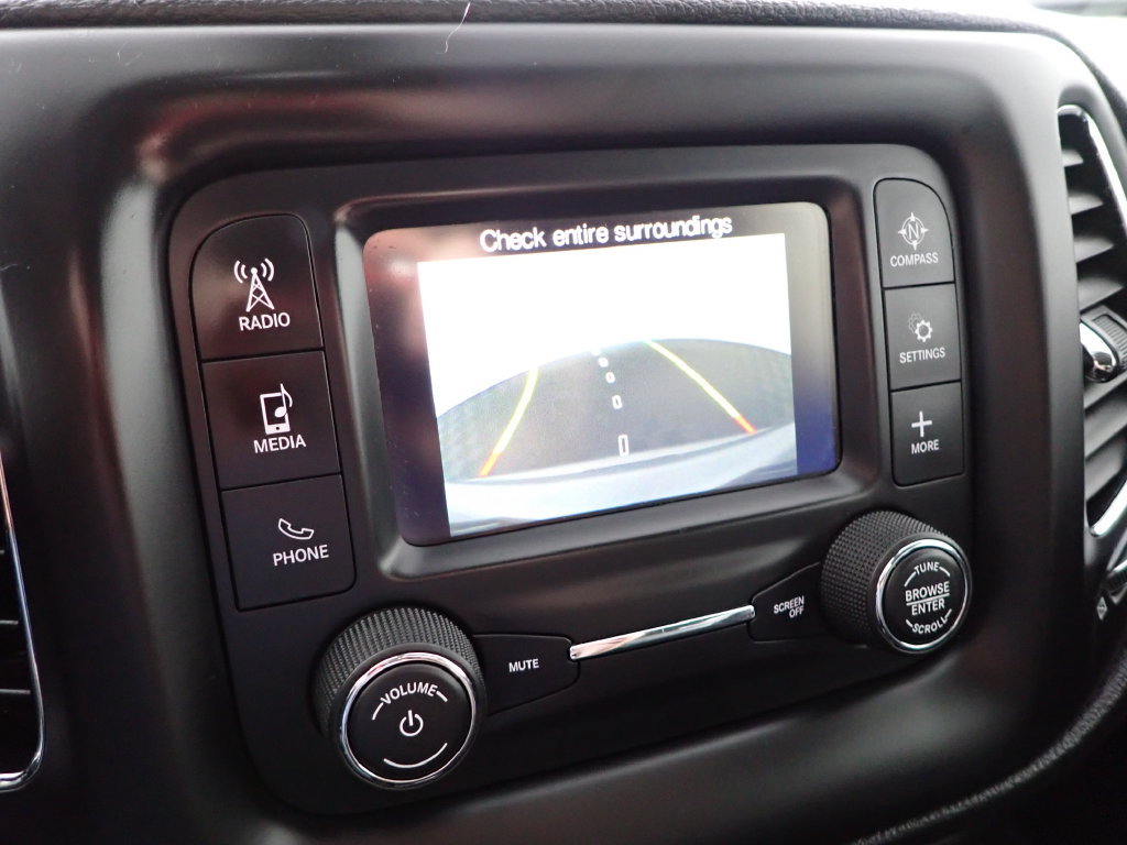 Used 2018 Jeep Compass Latitude w/ Cold Weather Group AWD/4WD image 4