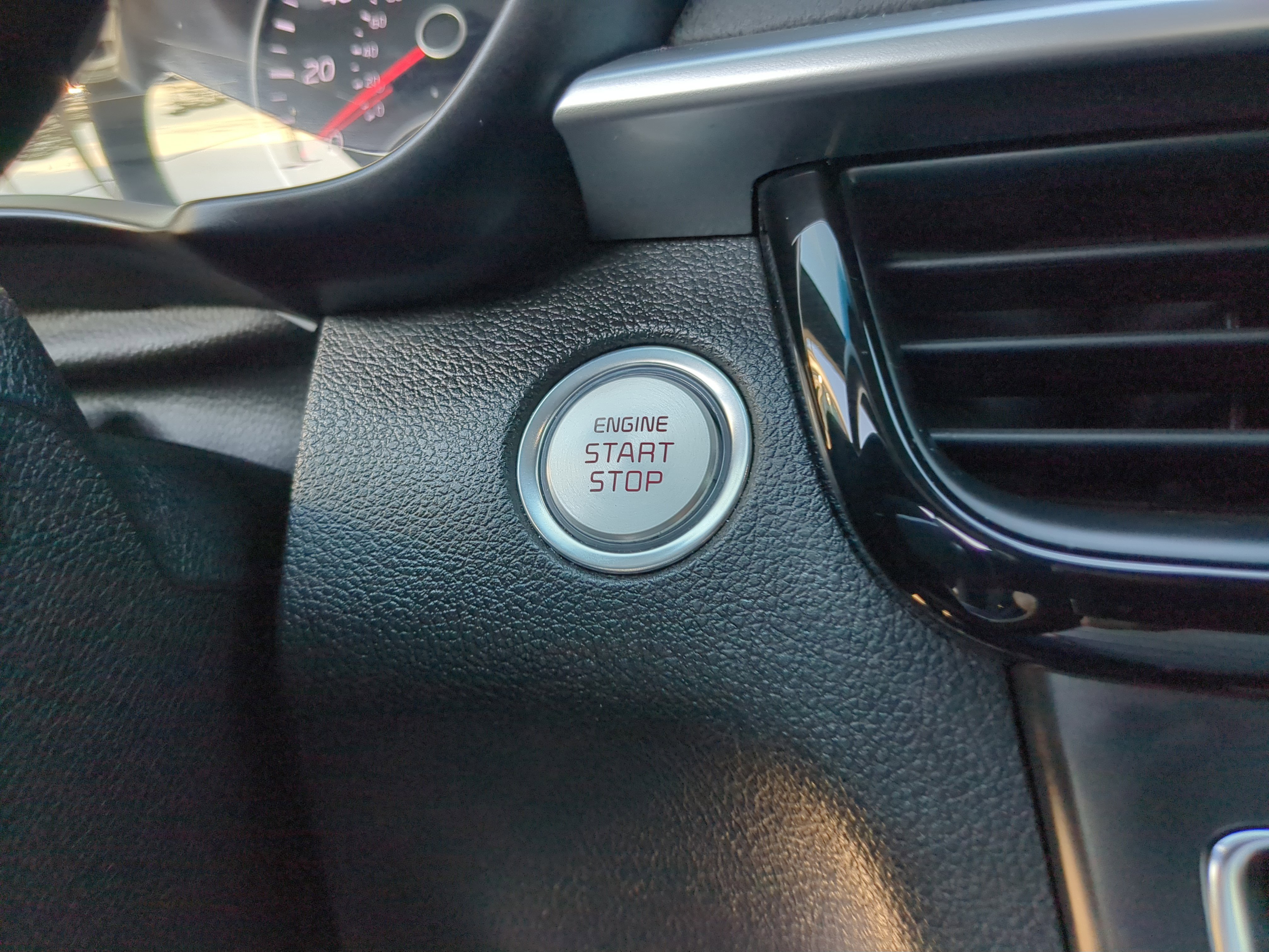 Certified 2019 Kia Optima SX w/ SX Limited (Black) Package image 30