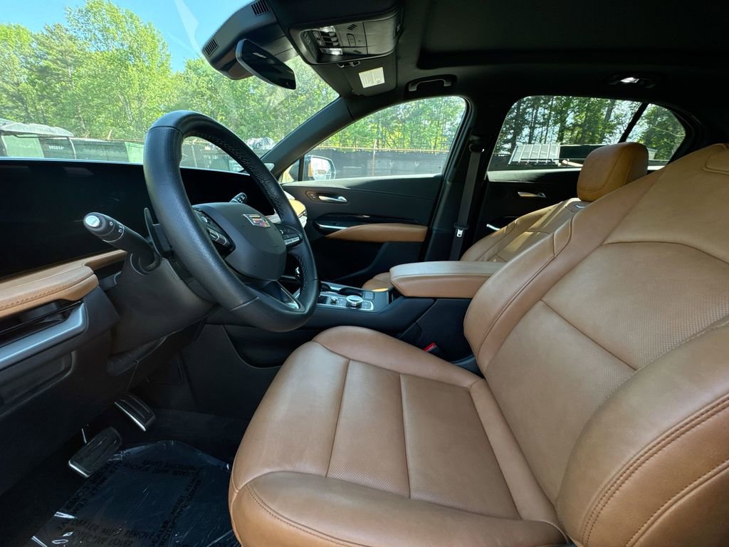 Used 2025 Cadillac XT4 Sport image 13