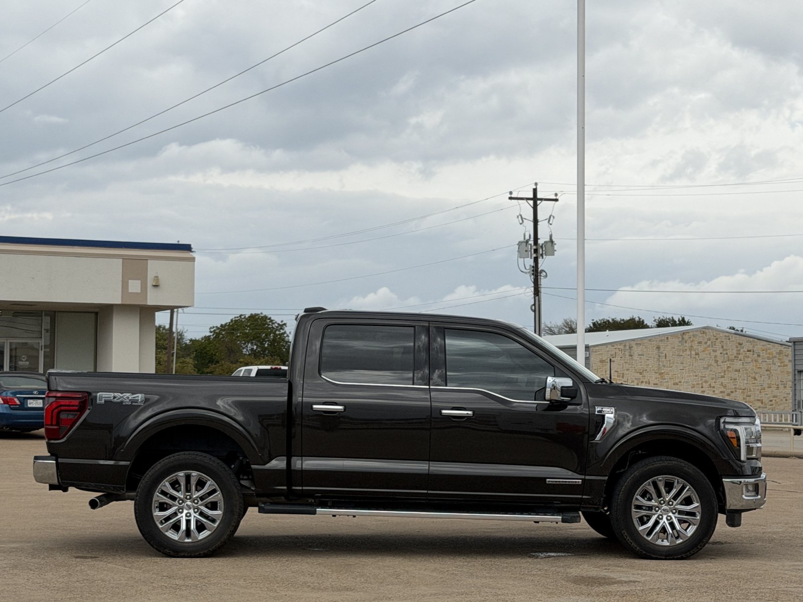 Used 2024 Ford F150 Lariat w/ Equipment Group 502A High AWD/4WD image 3