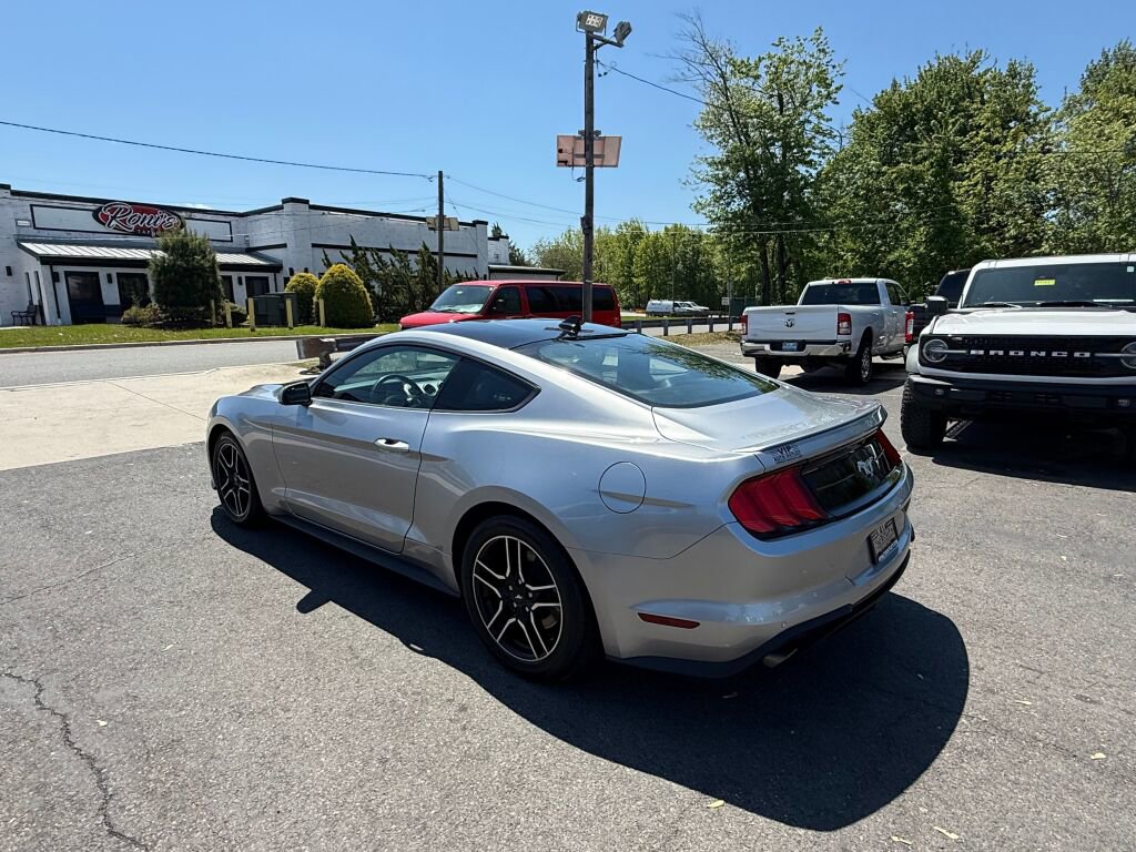 Used 2020 Ford Mustang Premium RWD image 5