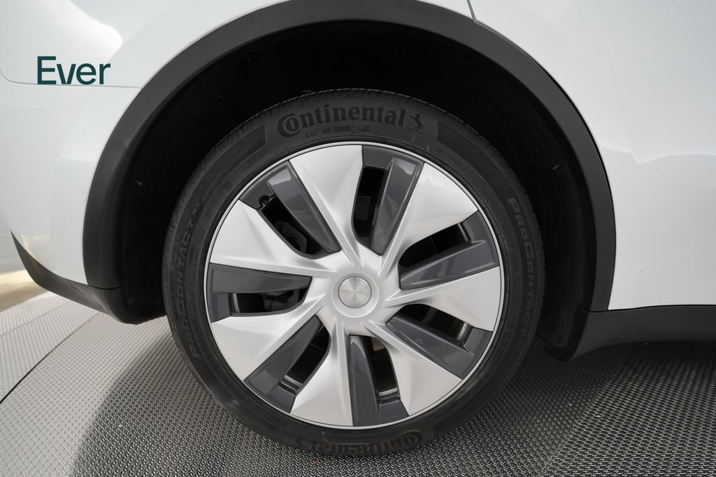 Used 2023 Tesla Model Y Long Range AWD/4WD image 9