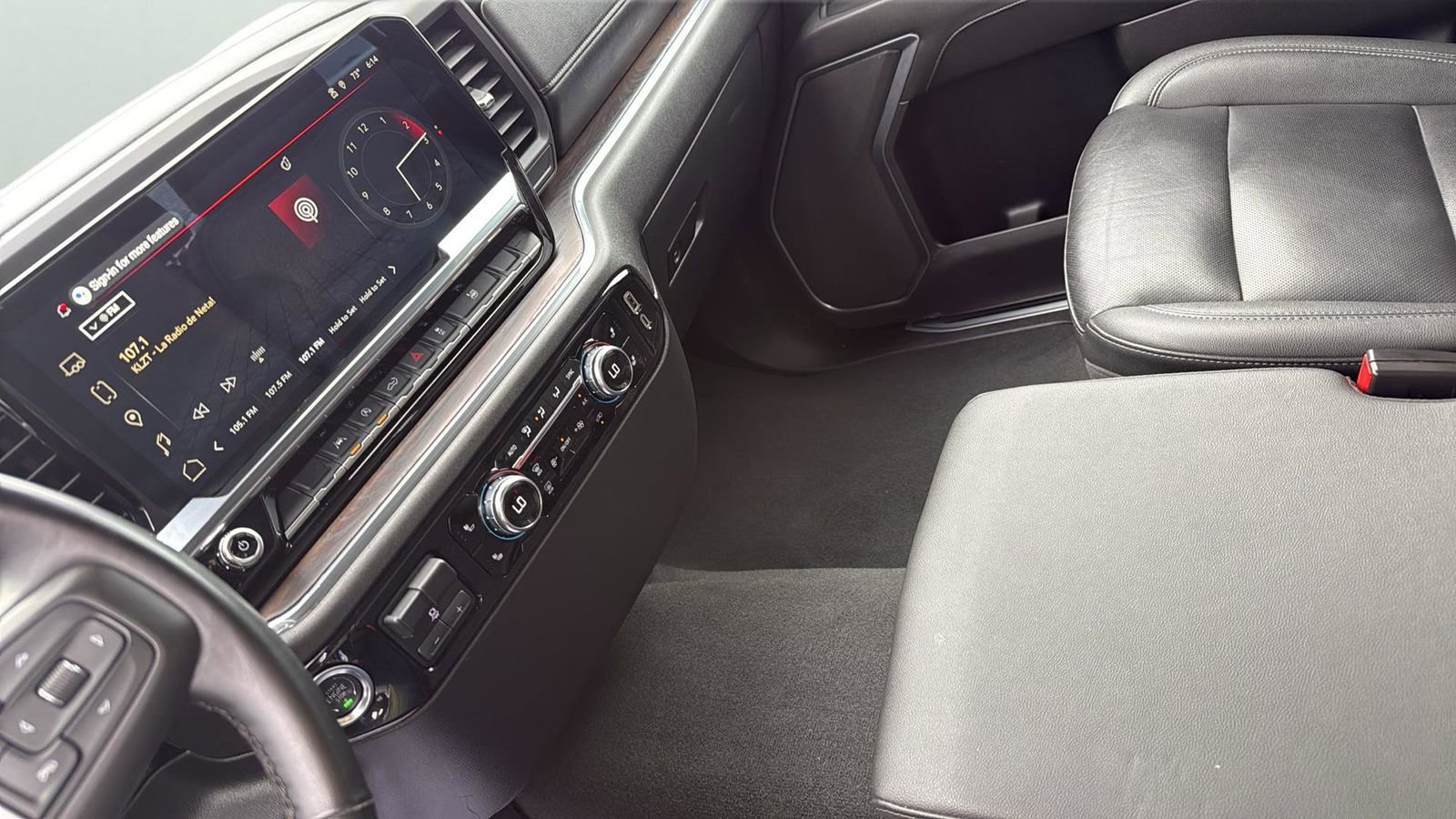 Used 2025 GMC Sierra 1500 SLT image 21