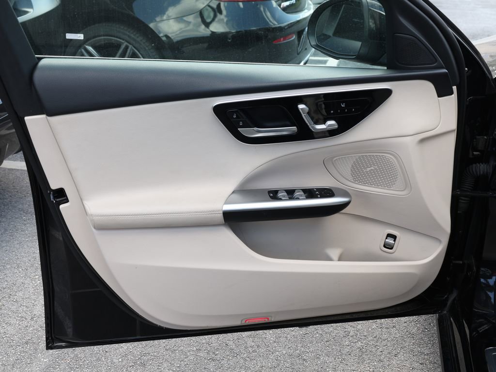 Used 2023 Mercedes-Benz C 300 4MATIC Sedan image 11