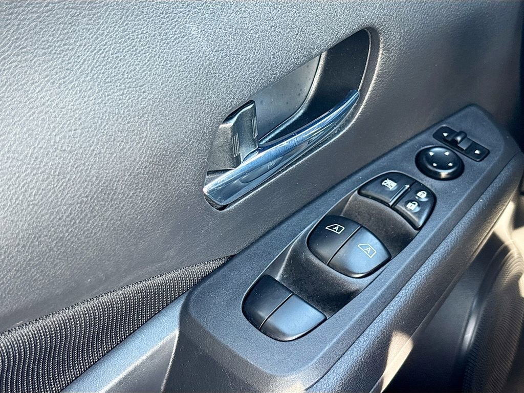 Used 2021 Nissan Kicks SV image 17