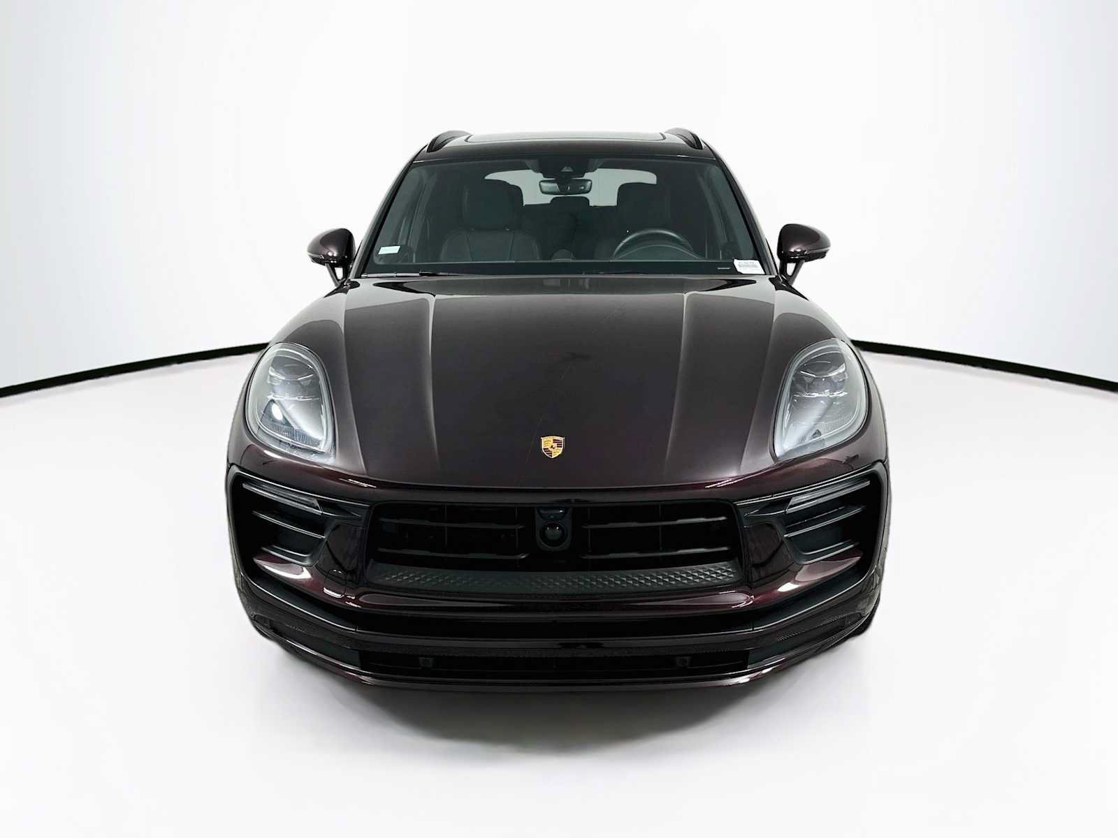 Certified 2026 Porsche Macan AWD/4WD image 6