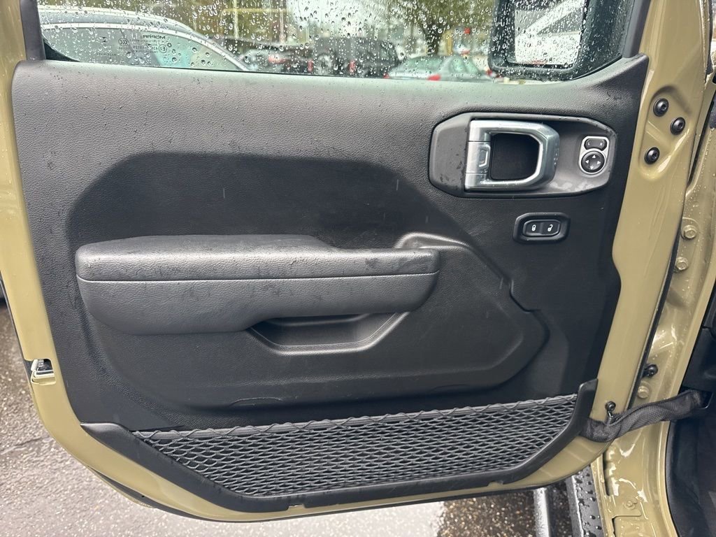 Used 2025 Jeep Wrangler Unlimited Rubicon image 17